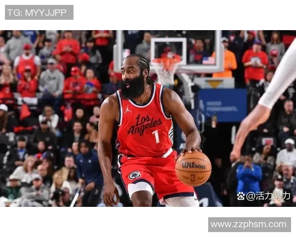 詹姆斯在比赛中创造了新纪录，成为历史得分榜前十的最年轻球员